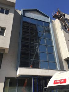 Plaza Cam Temizliği
