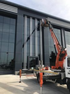 Plaza Cam Temizliği