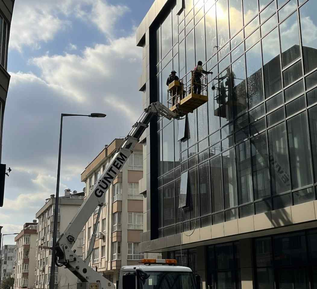 Profesyonel Bağcılar dış cephe cam temizliği hizmetleri