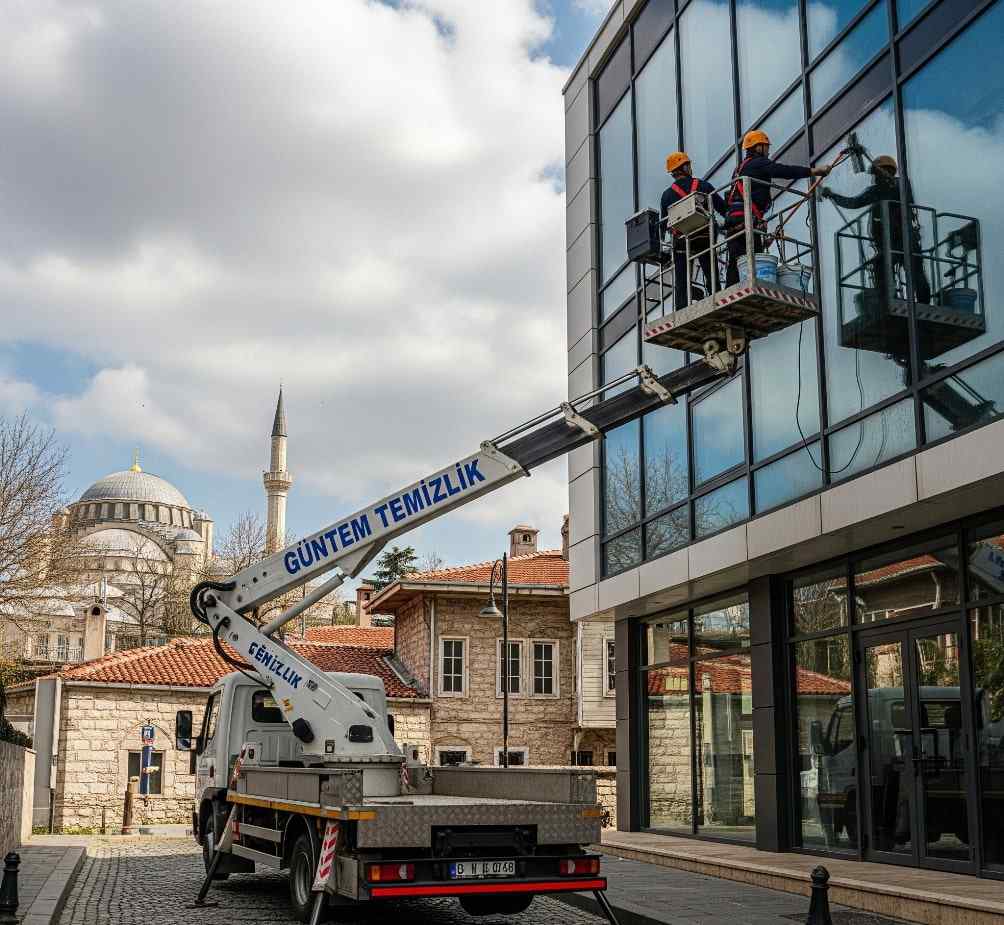 Üsküdar'da plaza cam temizliği hizmetleri