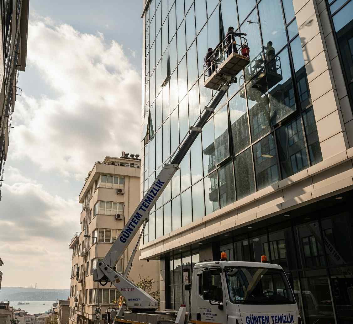 Profesyonel Ümraniye dış cephe cam temizliği hizmetleri - Güntem Temizlik