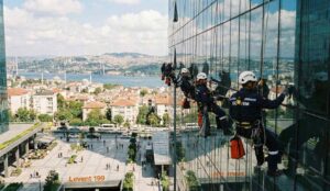 Endüstriyel dağcılık ile Yenikapı dış cephe temizliği hizmetleri: Güntem Temizlik