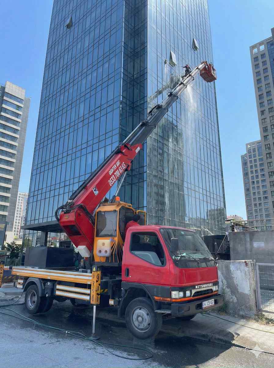 Sepetli vinç ile Anadolu Hisarı dış cephe temizliği hizmetleri: Güntem Temizlik