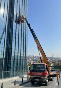 Sepetli vinç ile Riva dış cephe temizlik hizmetleri