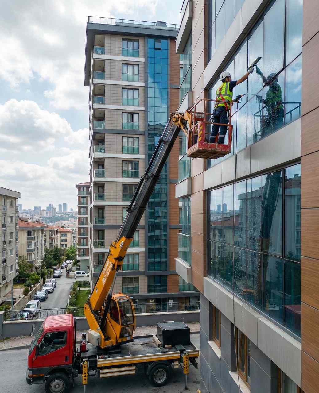 Sepetli vinç ile Bomonti dış cephe temizliği hizmetleri: Güntem Temizlik