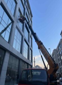 Sepetli vinç ile Küçükyalı dış cephe temizliği hizmetleri