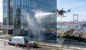 Drone ile cephe temizliği çalışması